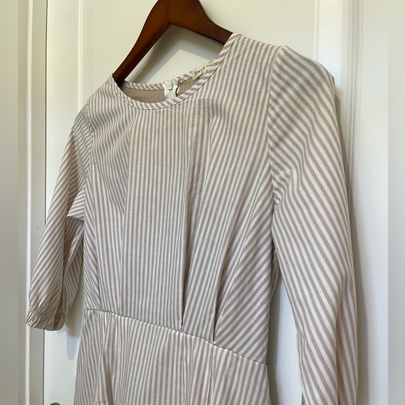 Stevie Hender Rose pleated dress. - Picture 3 of 7